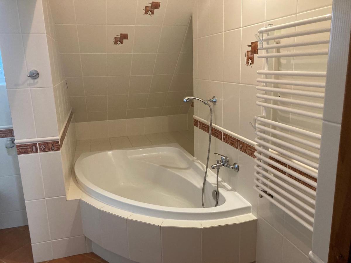 Aga Pokoje Goscinne Großmöllen Exterior foto