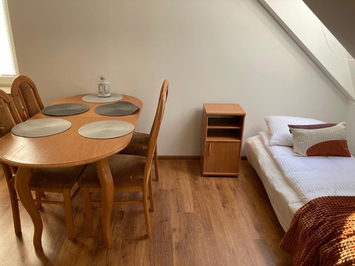 Aga Pokoje Goscinne Großmöllen Exterior foto